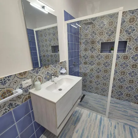 Dom wakacyjny White House Casavacanza *
